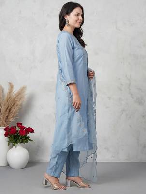 Blue embroidered silk blend kurta trouser dupatta set 3