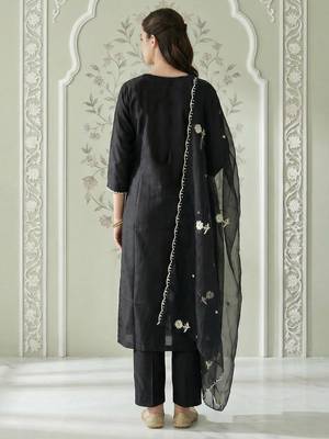 Black embroidered silk blend kurta trouser dupatta set 2