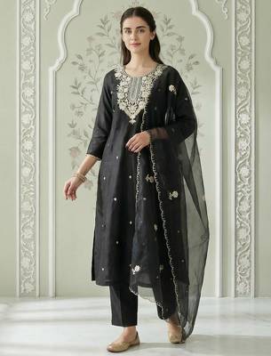 Black embroidered silk blend kurta trouser dupatta set 1
