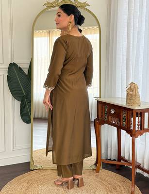 Olive embroidered silk blend kurta trouser dupatta set 2