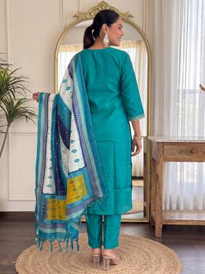 Green embroidered silk blend kurta trouser dupatta set 2