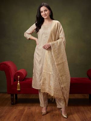 Off white embroidered silk blend kurta trouser dupatta set 2