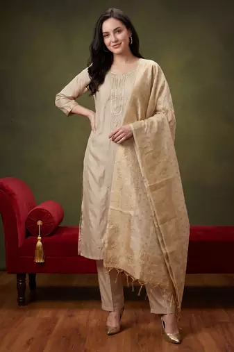 Off white embroidered silk blend kurta trouser dupatta set