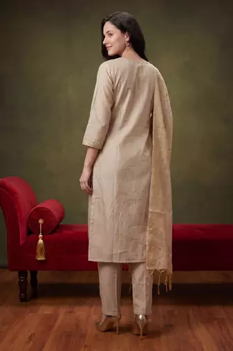 Off white embroidered silk blend kurta trouser dupatta set