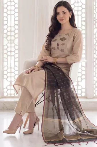 Off white embroidered silk blend kurta trouser dupatta set