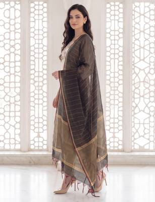 Off white embroidered silk blend kurta trouser dupatta set 4