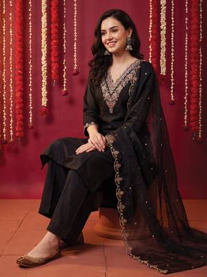 Black embroidered silk blend kurta trouser dupatta set 1