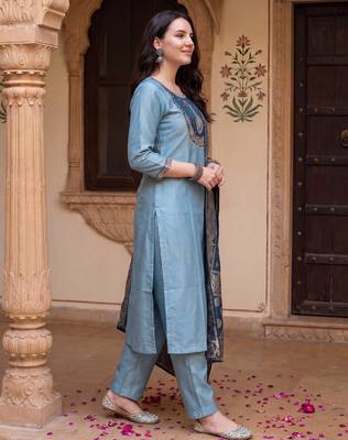 Blue embroidered silk blend kurta trouser dupatta set 3