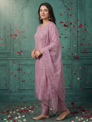 Pink embroidered silk blend kurta trouser dupatta set 4