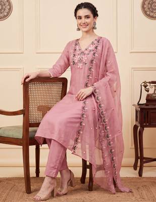 Pink embroidered silk blend kurta trouser dupatta set 1