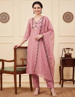 Pink embroidered silk blend kurta trouser dupatta set 3
