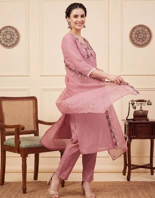 Pink embroidered silk blend kurta trouser dupatta set 4