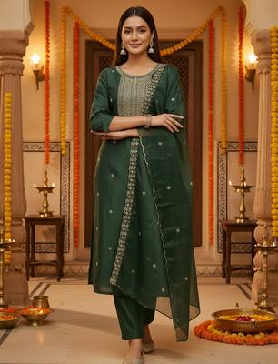 Green embroidered silk blend kurta trouser dupatta set 4