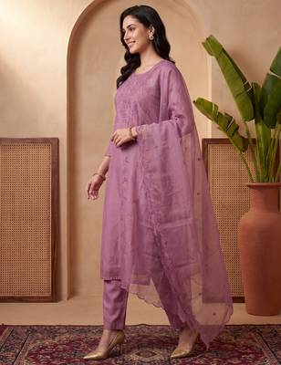 Lavender embroidered silk blend kurta trouser dupatta set 3