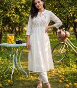Off white embroidered pure cotton kurta trouser dupatta set
