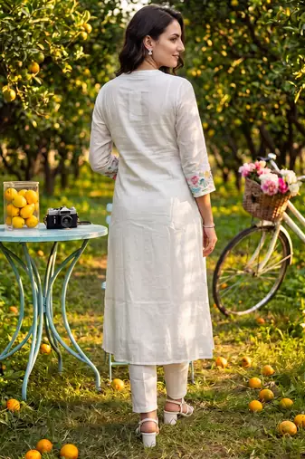 Off white embroidered pure cotton kurta trouser dupatta set