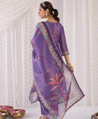 Lavender printed silk blend kurta trouser dupatta set 2