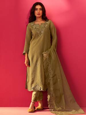 Green embroidered silk blend kurta trouser dupatta set 3