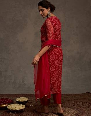 Red printed georgette kurta trouser dupatta set 3