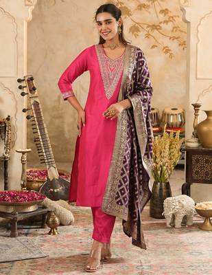 Pink embroidered silk blend kurta trouser dupatta set 4