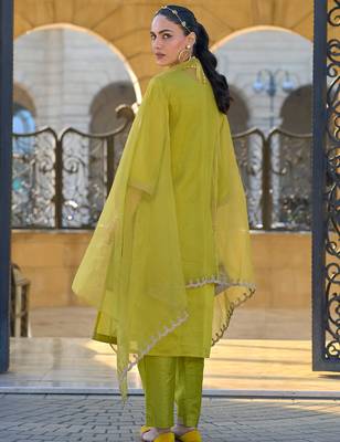 Green embroidered silk blend kurta trouser dupatta set 2
