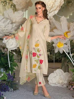 Off white embroidered silk blend kurta trouser dupatta set 1