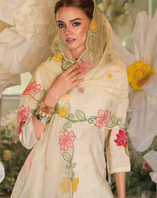 Off white embroidered silk blend kurta trouser dupatta set 4