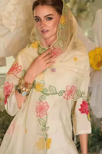 Off white embroidered silk blend kurta trouser dupatta set