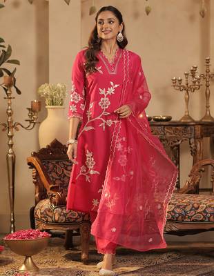 Pink embroidered silk blend kurta trouser dupatta set 4