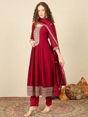 Maroon embroidered silk blend kurta trouser dupatta set 4
