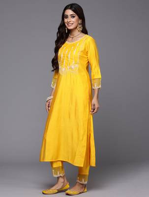 Yellow embroidered liva kurta trouser dupatta set 3