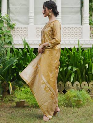 Mustard woven design silk blend kurta trouser dupatta set 3