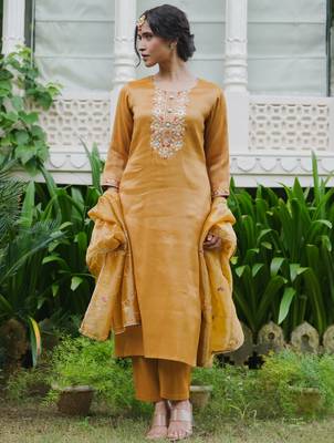 Yellow embroidered liva kurta trouser dupatta set 4