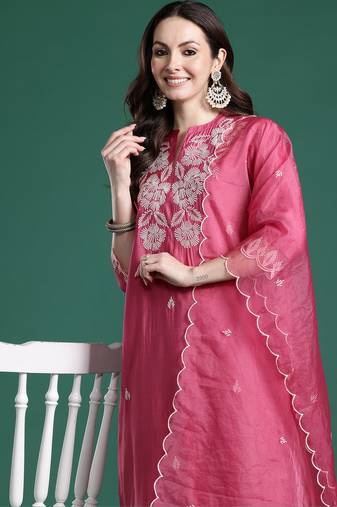 Pink solid silk blend kurta trouser dupatta set