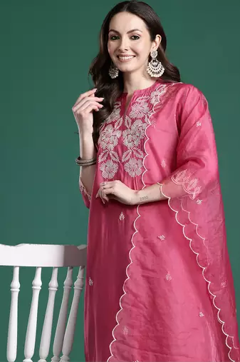 Pink solid silk blend kurta trouser dupatta set