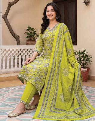 Green printed pure cotton kurta trouser dupatta set 2