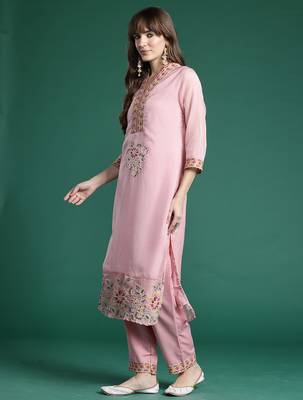 Pink embroidered organza kurta trouser dupatta set 4