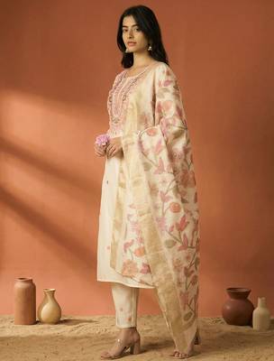 Off white embroidered silk blend kurta trouser dupatta set 3