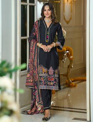 Black embroidered silk blend kurta trouser dupatta set 4