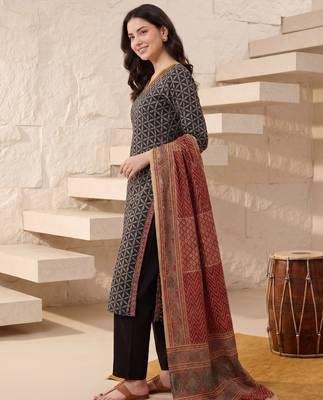 Black printed pure cotton kurta trouser dupatta set 4