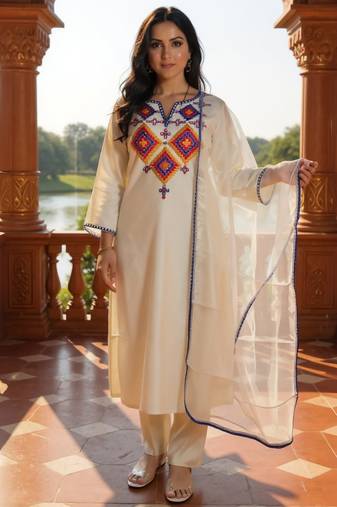Off white embroidered liva kurta trouser dupatta set