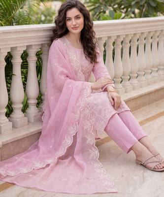 Pink embroidered silk blend kurta trouser dupatta set 3