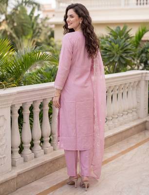 Pink embroidered silk blend kurta trouser dupatta set 4