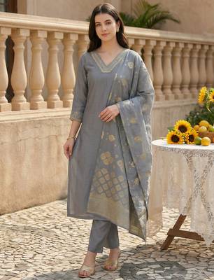 Grey embroidered silk blend kurta trouser dupatta set 4