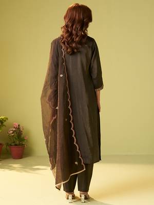 Green embroidered liva kurta trouser dupatta set 2