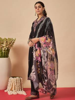 Black embroidered viscose rayon kurta trouser dupatta set 4