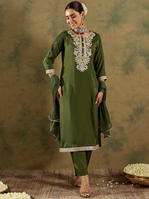 Green embroidered silk blend kurta trouser dupatta set 1