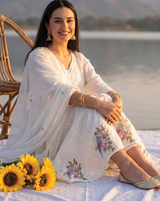 Off white embroidered pure cotton kurta trouser dupatta set 2