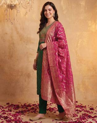Green embroidered silk blend kurta trouser dupatta set 4