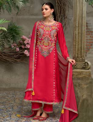 Pink embroidered silk blend kurta trouser dupatta set 4